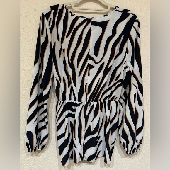 ASOS Women’s Zebra Print Long Sleeve Deep V-Neck Blouse Size 8 - Picture 7 of 14